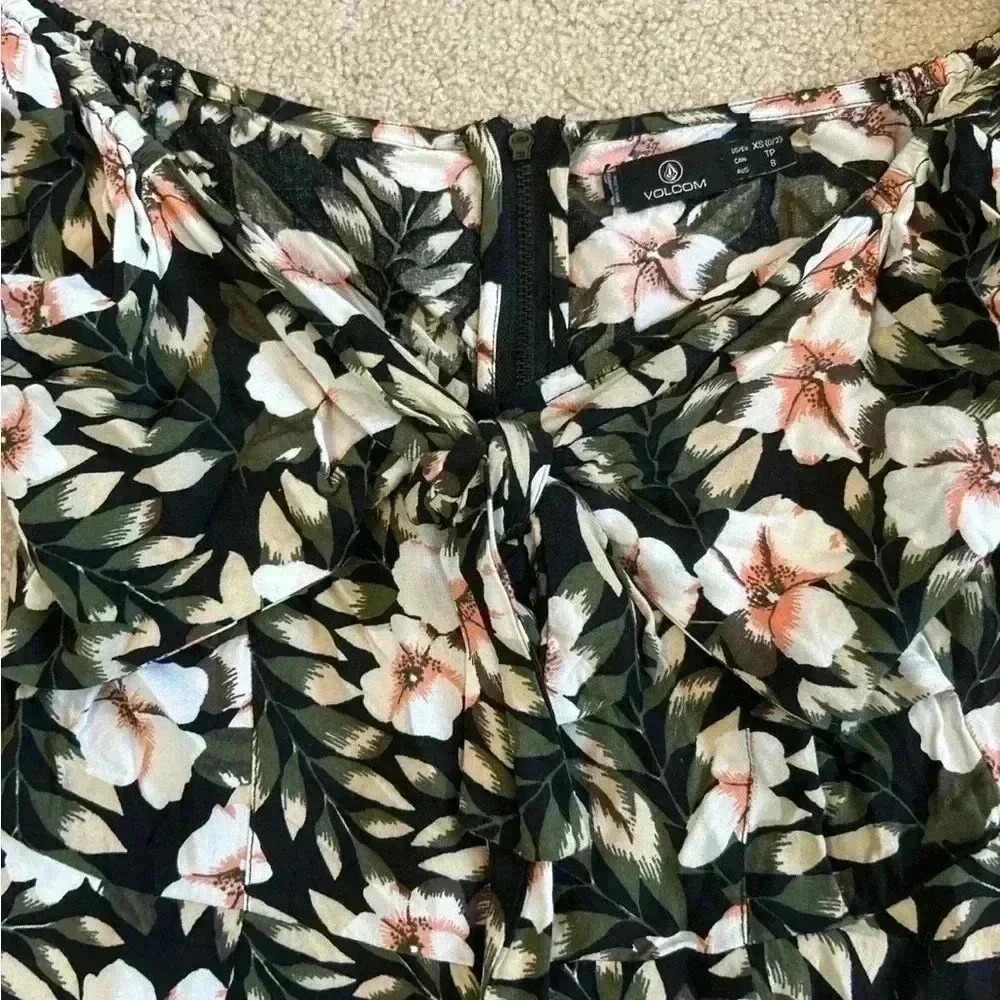 Volcom Coco Short Sleeve Romper In Size Xs - image 3